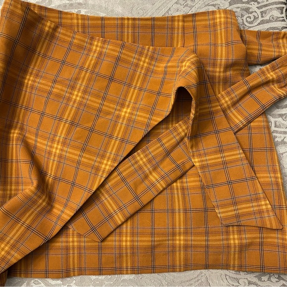 ARITZIA WILFRED DORINE MID RISE FAUX WRAP MINI SKIRT SIZE 4 IN ORANGE PLAID - Picture 12 of 12